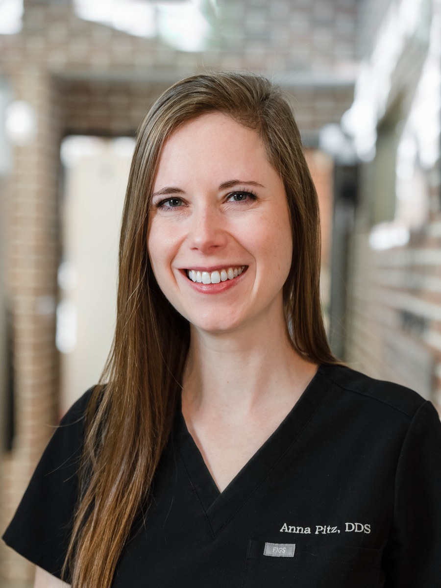 Dr. Anna Pitz